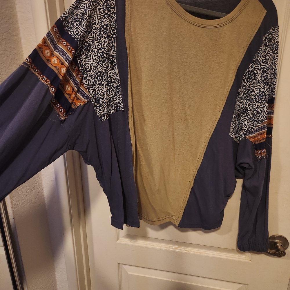 Easel Long Sleeve Top in Blue and Tan